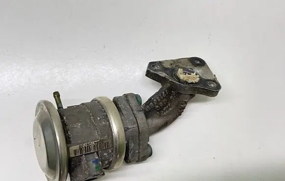 Audi A4 S4 B6 8E 8H EGR valve 06c131101