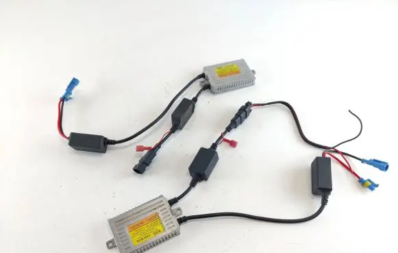 Audi A4 S4 B7 8E 8H Headlight ballast module Xenon A118000000