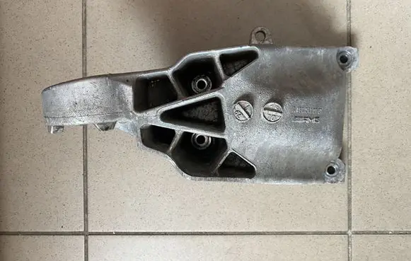 Mercedes-Benz AMG GT R190 C190 Gearbox mounting bracket A1902410101