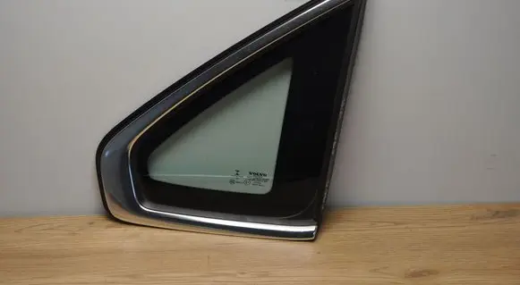 Volvo S90, V90 Rear side window 31689019