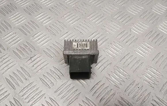 Renault Master III Glow plug pre-heat relay 110678071R