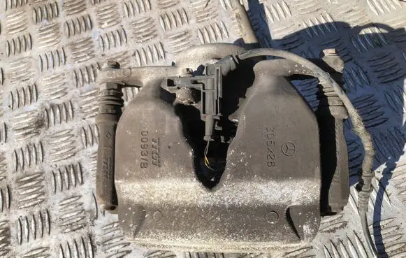 Mercedes-Benz C W205 Front brake caliper