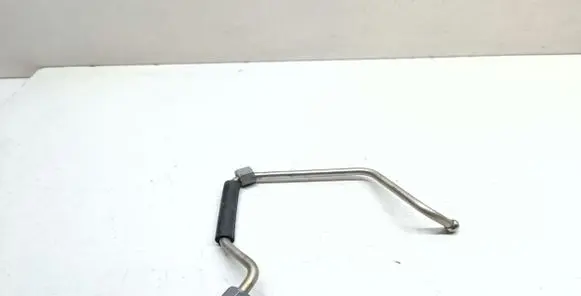 Fuel injector supply line/pipe
