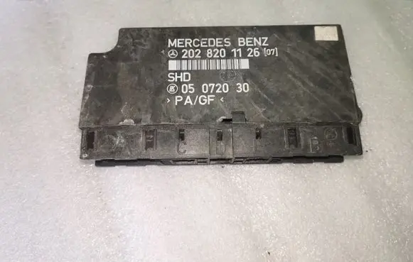 Mercedes-Benz C W202 Comfort/convenience module 2028201126 05072030
