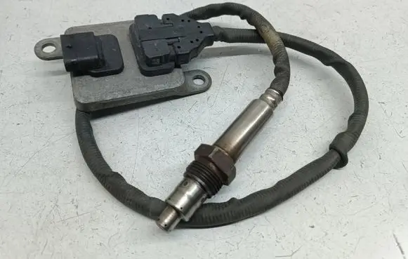 Mercedes-Benz Vito Viano W447 Lambda probe sensor A0009050108 0009050108 A2C13684300286
