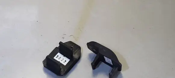 BMW 5 E39 Radiator mount bracket 171117403152