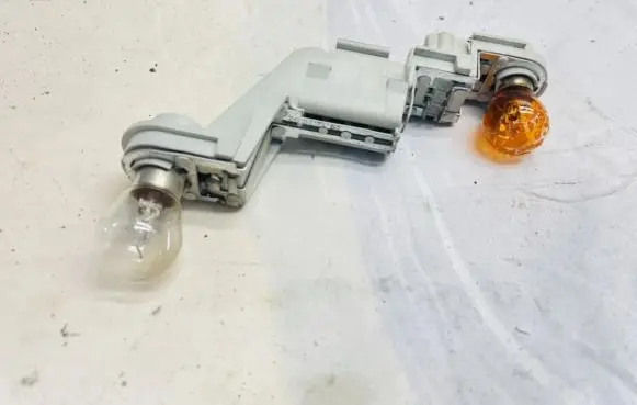 Volvo V50 Tail light bulb cover holder 281220