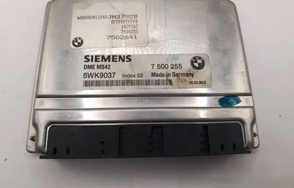 BMW 3 E90 E91 Engine control unit/module 7500255