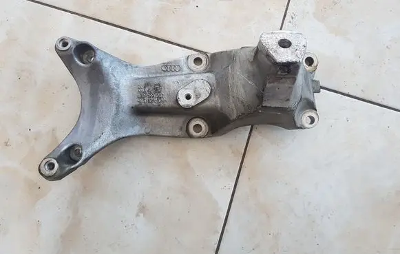 Audi A6 S6 C7 4G Engine mounting bracket 4G0199307