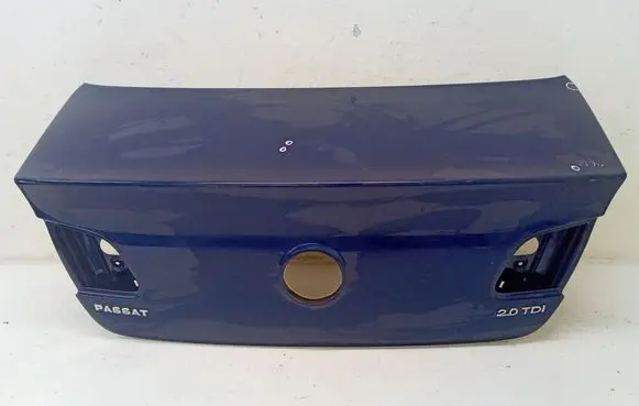 Volkswagen PASSAT B6 Tailgate/trunk/boot lid 3C5827025H