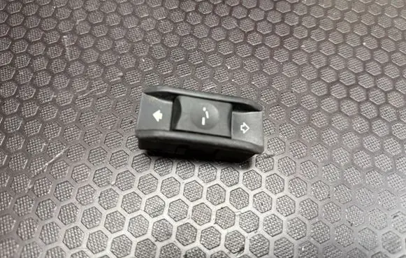 BMW 5 E39 Sunroof switch 6907288 6131 03015010