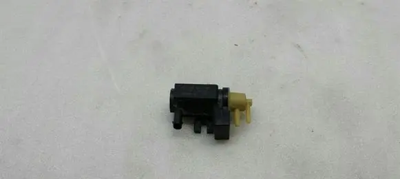 Mercedes-Benz CLA C117 X117 W117 Vacuum valve A0101531328