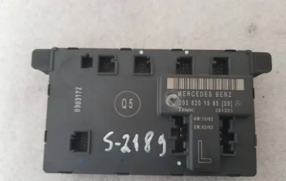 Mercedes-Benz C W203 Door control unit/module a2038201585 2038201585