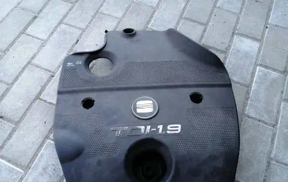 Audi A3 S3 8L Engine cover (trim) 038103925E