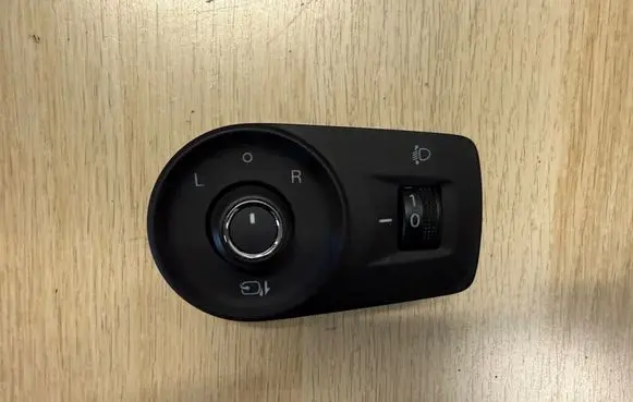 MG ZS Wing mirror switch 10356259