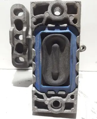 Volkswagen PASSAT B6 Engine mount bracket 1K0199262