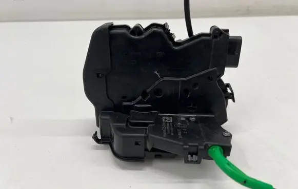 Fiat 600 Front door lock 9849605380