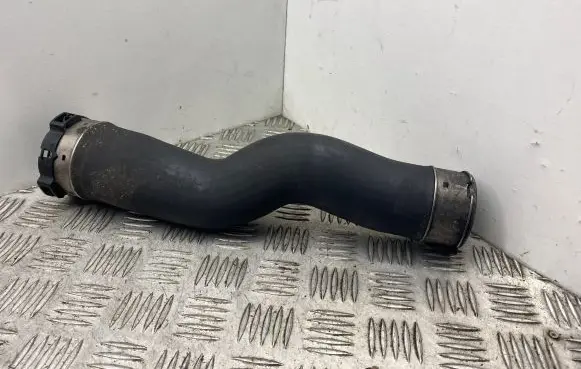 BMW 5 F10 F11 Intercooler hose/pipe