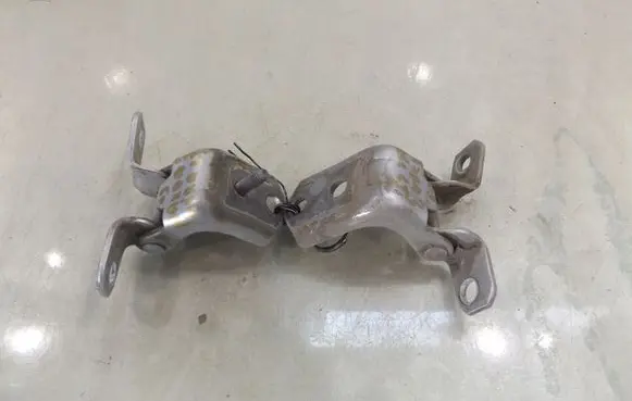 Mazda 2 Rear door hinge set 