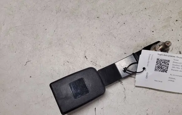 Front seatbelt buckle