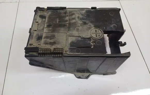 Battery box tray
