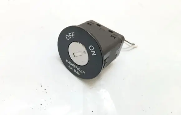 Hyundai i20 (PB PBT) Passenger airbag on/off switch 378090