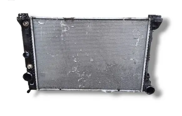 Mercedes-Benz E A207 Coolant radiator A2045003603