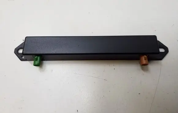 Chrysler Pacifica Antenna control unit 68227177AA P68227177AA