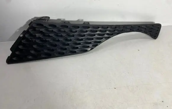 Nissan Juke I F15 Front bumper upper radiator grill 620751KA6A 620701KA6A