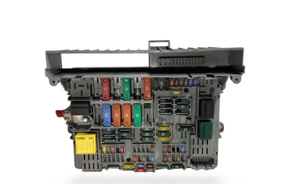 BMW 3 E92 E93 Fuse module 6906621 61146906621 90226846