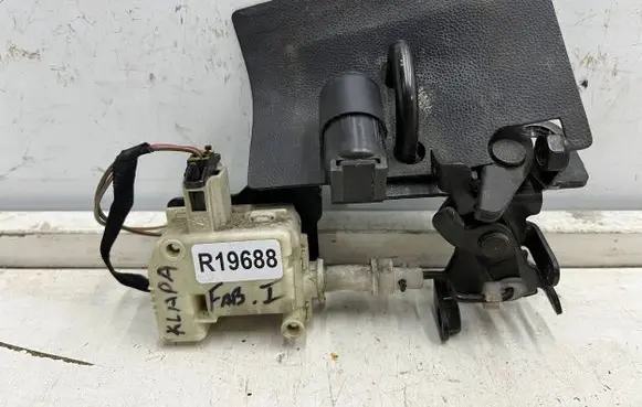 Skoda Fabia Mk1 (6Y) Tailgate/trunk/boot lock/catch/latch