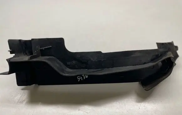 Audi Q7 4M Fender end trim 4M0821170C