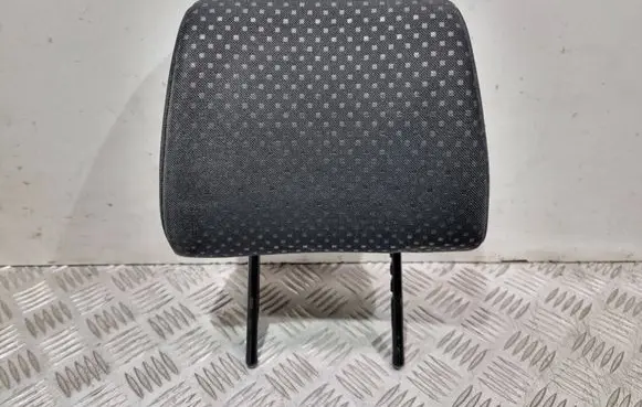 Toyota Yaris Front seat headrest