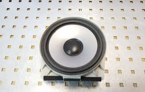 Honda FR-V Front door speaker EAS16P649B