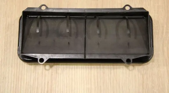 Quarter panel pressure vent