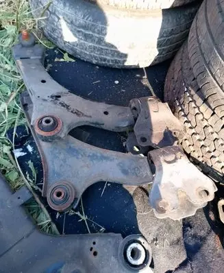 Ford Mondeo MK IV Front control arm 0147