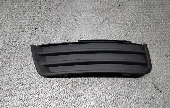 Ford Focus C-MAX Front bumper lower grill 3M51R19953BD