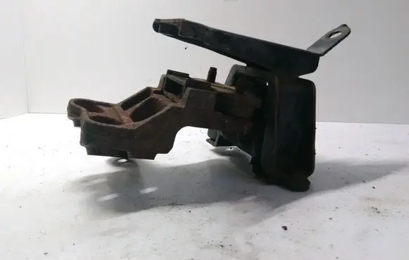 Toyota Aygo AB10 Engine mount bracket