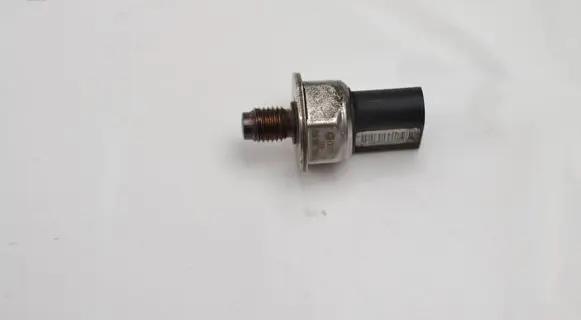 Audi A6 S6 C6 4F Fuel pressure sensor 059130758E
