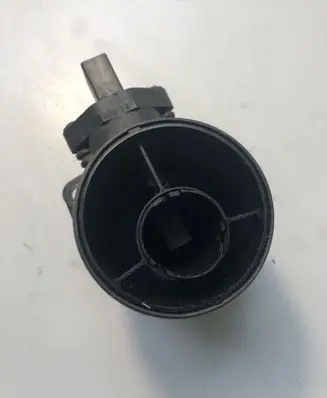 Volkswagen Touran I Mass air flow meter 038906461B