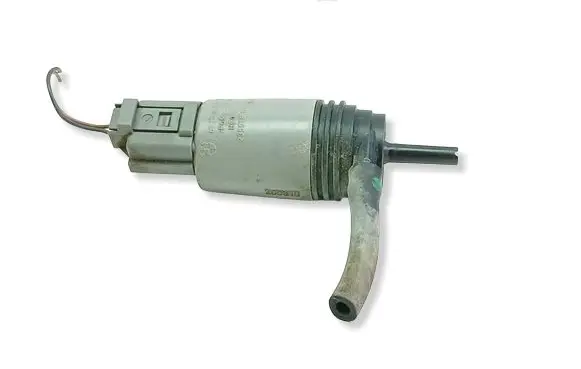 BMW 1 E82 E88 Windscreen/windshield washer pump 6934159 23557610