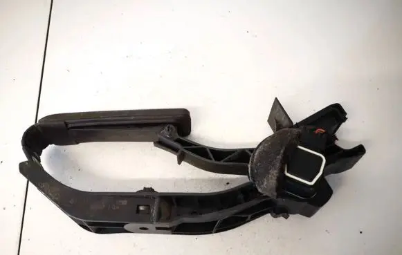 Mercedes-Benz E W211 Accelerator throttle pedal a2113000404