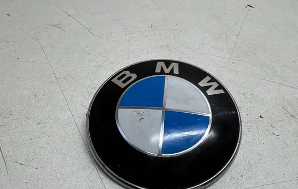 BMW 3 E90 E91 Manufacturer badge logo/emblem 8132375