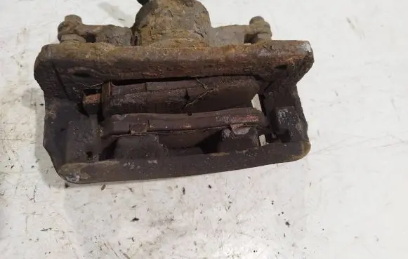 Honda FR-V Front brake caliper