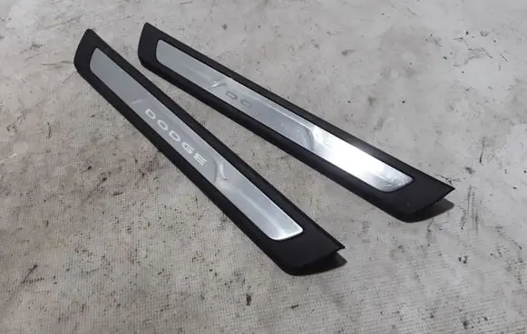 Dodge Durango Front sill trim cover