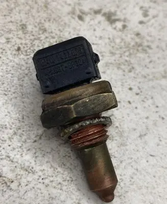 BMW 3 E46 Coolant temperature sensor 1433076 PA66FGF30