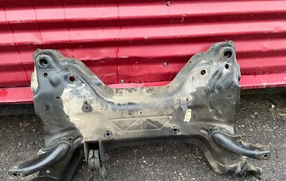 Peugeot 5008 Front subframe