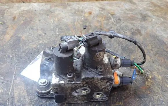 Mercedes-Benz GL X166 Air suspension valve block A1664402005