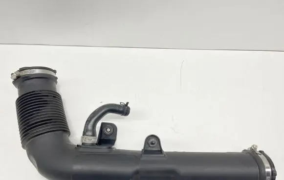 Volvo V40 Air intake duct part 31338661 BT7RA