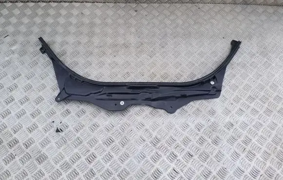 BMW i4 Other engine bay part 51717428168 7428168